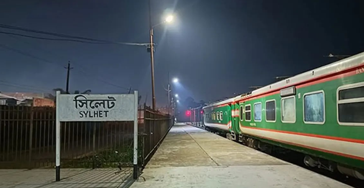 মাঝপথে না আবার ট্রেন বন্ধ করে দেয়, শঙ্কা যাত্রীদের