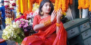 লাল শাড়িতে বসন্ত