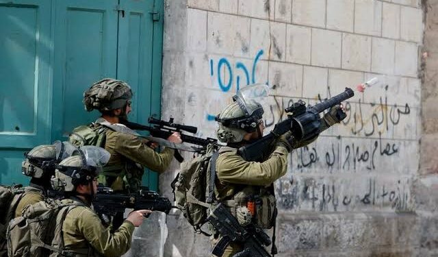 পশ্চিম তীরে গুলি চালানোর নির্দেশ আরও কঠোর করেছে ইসরাইলি সেনাবাহিনী, মৃত্যু বেড়ে গেছে