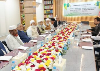 পাকিস্তানের হাইকমিশনার সৈয়দ আহমেদ মারুফের সঙ্গে জামায়াতে ইসলামীর আমির ডা. শফিকুর রহমানের সৌজন্য সাক্ষাৎ