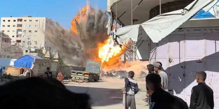 গাজায় ১৭ মাসের ইসরায়েলি হামলায় নিহত ৫০ হাজার