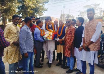 পোষ্য কোটাসহ ১৮ দফা দাবিতে কর্মবিরতি পালন করছে জাবি অফিসার,কর্মচারী সমিতি ও কর্মচারী ইউনিয়ন