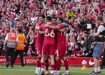 প্রিমিয়ার লিগ চ্যাম্পিয়ন লিভারপুল