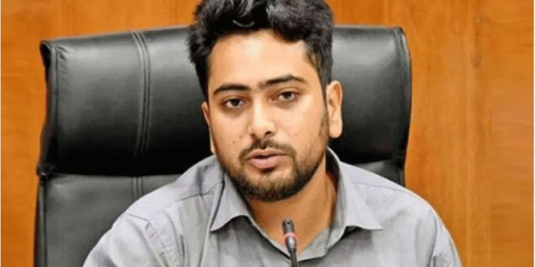 নির্বাচনের আগে আ.লীগের বিচার শেষ করতে হবে: নাহিদ ইসলাম