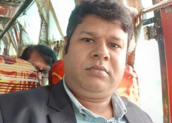 জাবিতে ভুয়া ডিগ্রি দিয়ে পদোন্নতি নিচ্ছেন কর্মকতা ফিরোজ