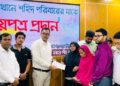 গণঅভ্যুত্থানে নওঁগার ৮ শহীদ পরিবারের হাতে সরকারের ৮০ লাখ টাকার সঞ্চয়পত্র প্রদান